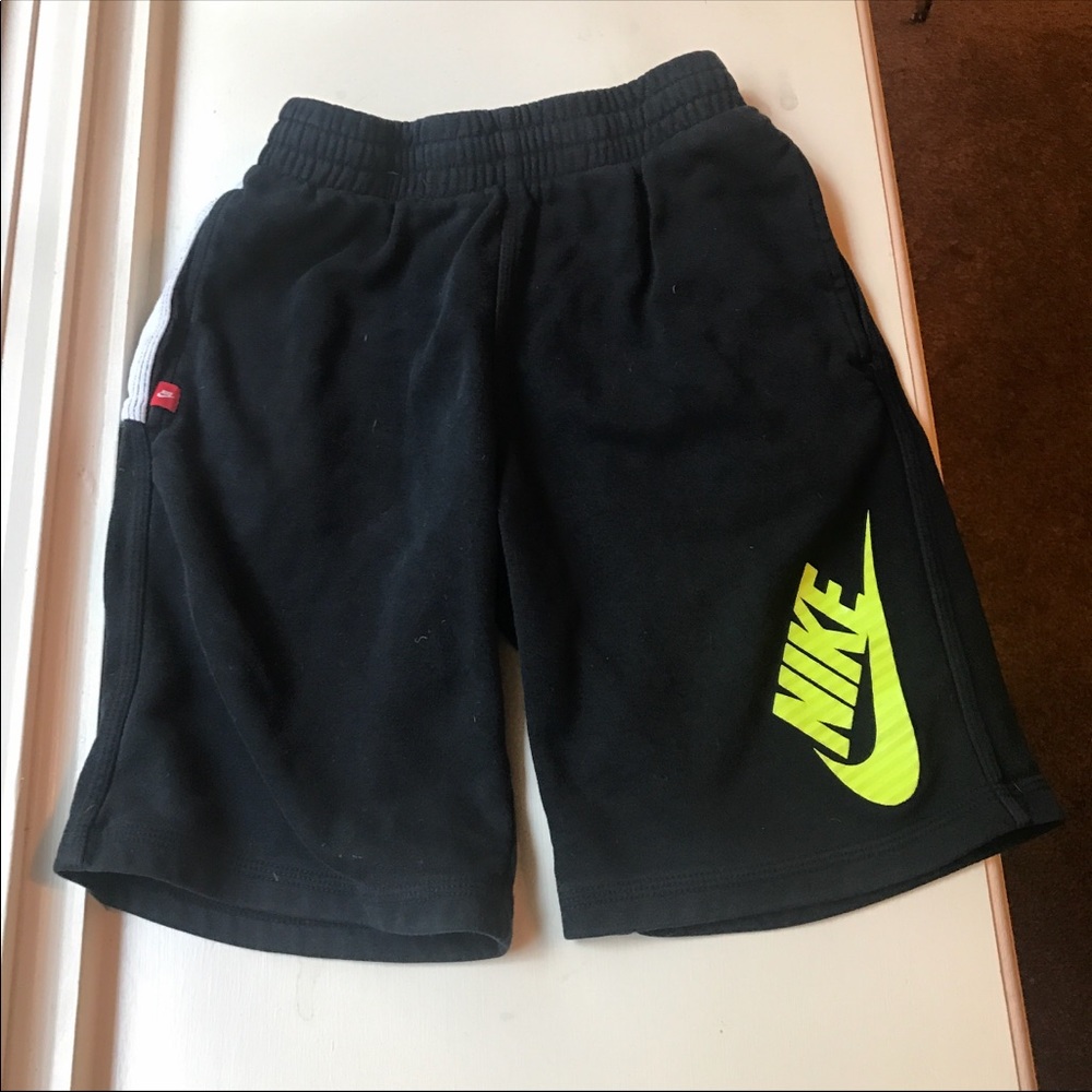 Nike Shorts Boys Small